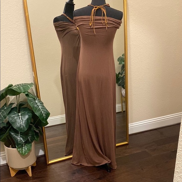 Sky Embellished Ruched Brown Off-Shoulder Halter Gown Size L - Picture 4 of 7